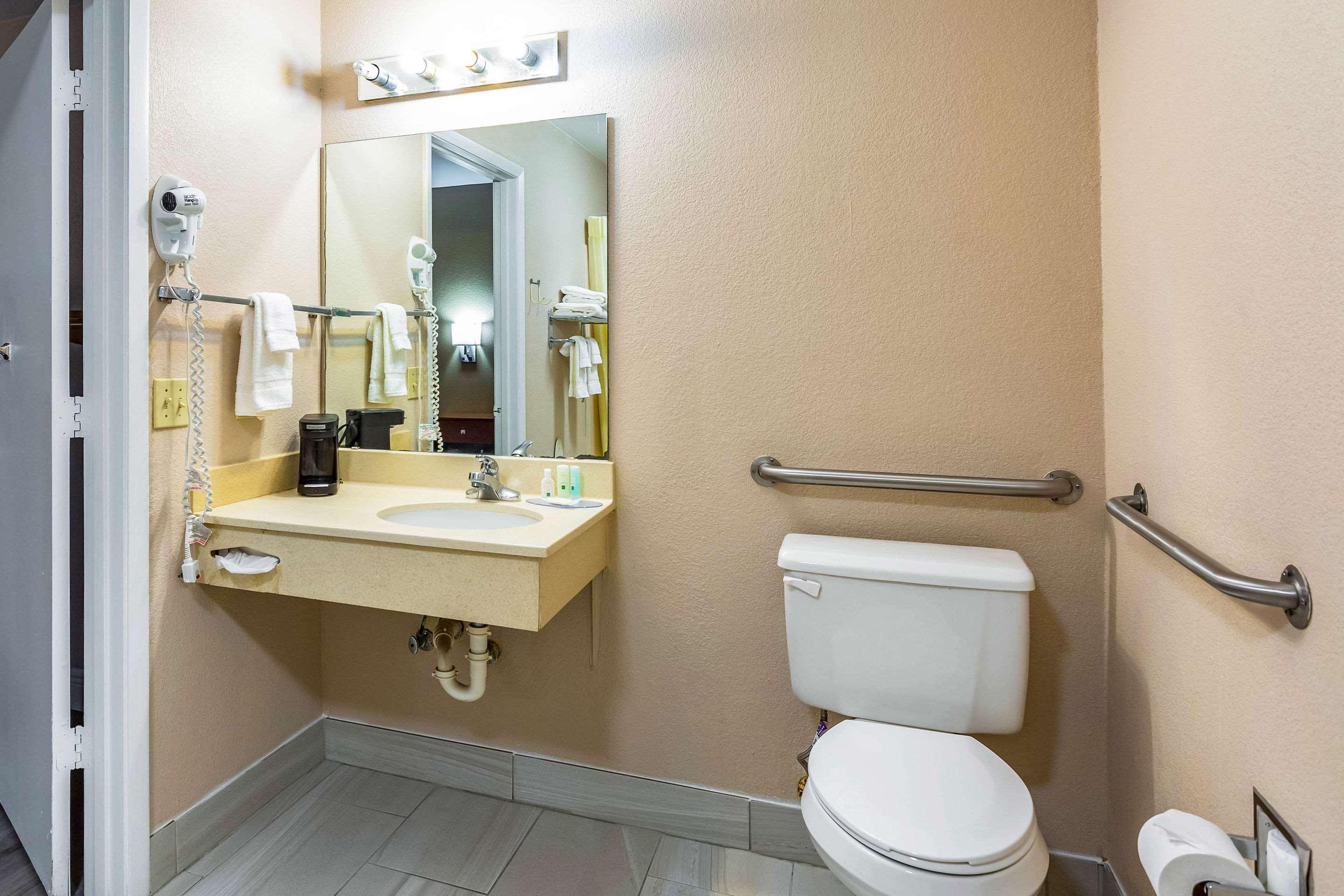 Quality Inn Quincy - Tallahassee West Екстериор снимка