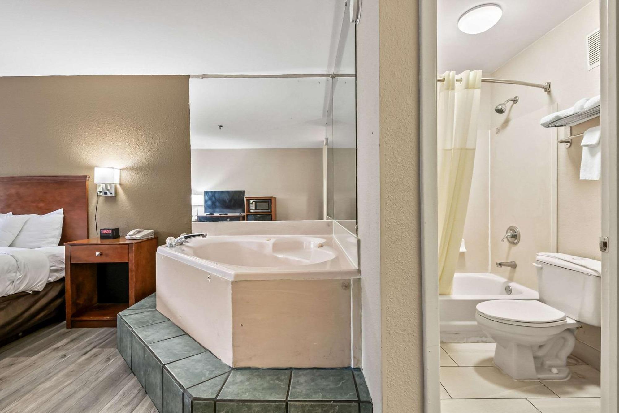 Quality Inn Quincy - Tallahassee West Екстериор снимка